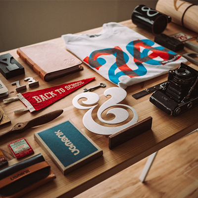 ۷ روش برای به روز ماندن در گرایش‌های طراحی گرافیک