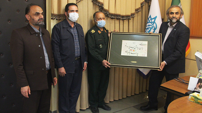 دیدار مدیرکل حفظ آثار و نشر ارزشهای دفاع مقدس با رییس حوزه هنری مازندران