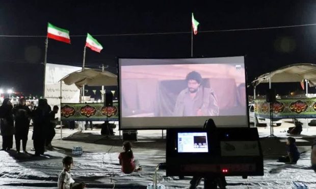 فعالیت سینما سیار اربعین در موکب شین با پخش ۲ فیلم در هر شب